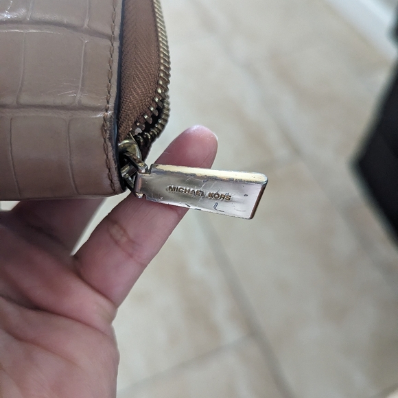 Gently use, Michael Kors Jet set Wallet - Picture 4 of 15